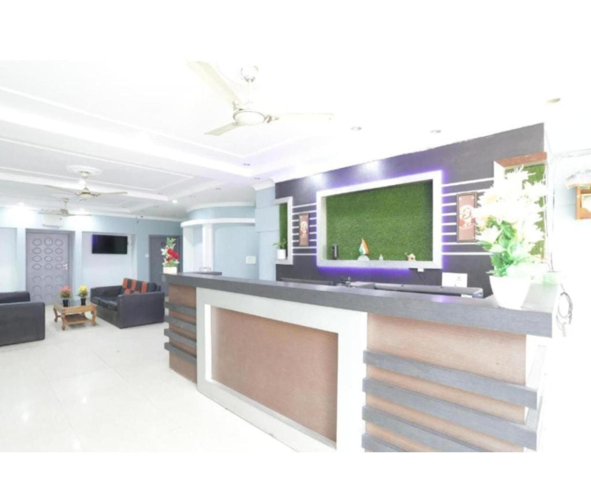 Day S Inn Luxury Stay Near Care Hospital In Budget Friendly Price Best Seller Bhubaneswar Dış mekan fotoğraf